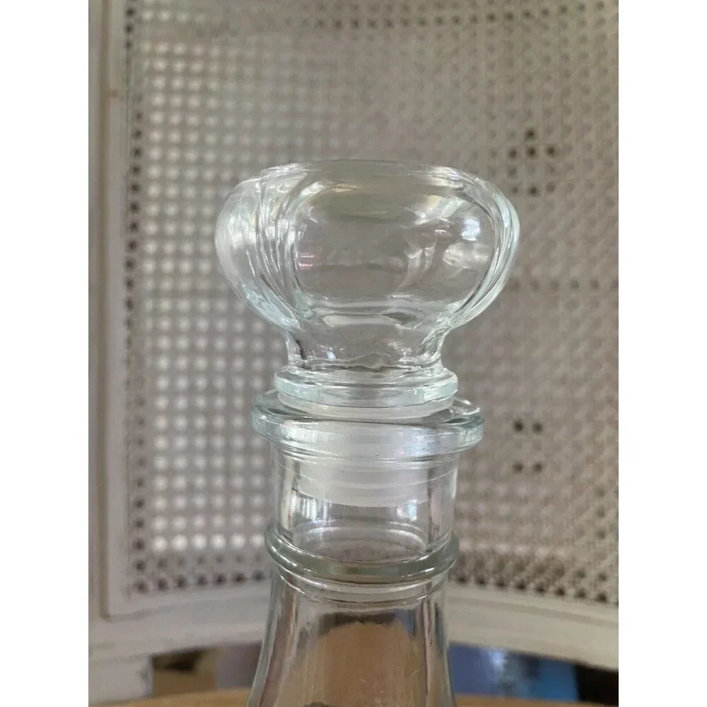Unbranded clear glass